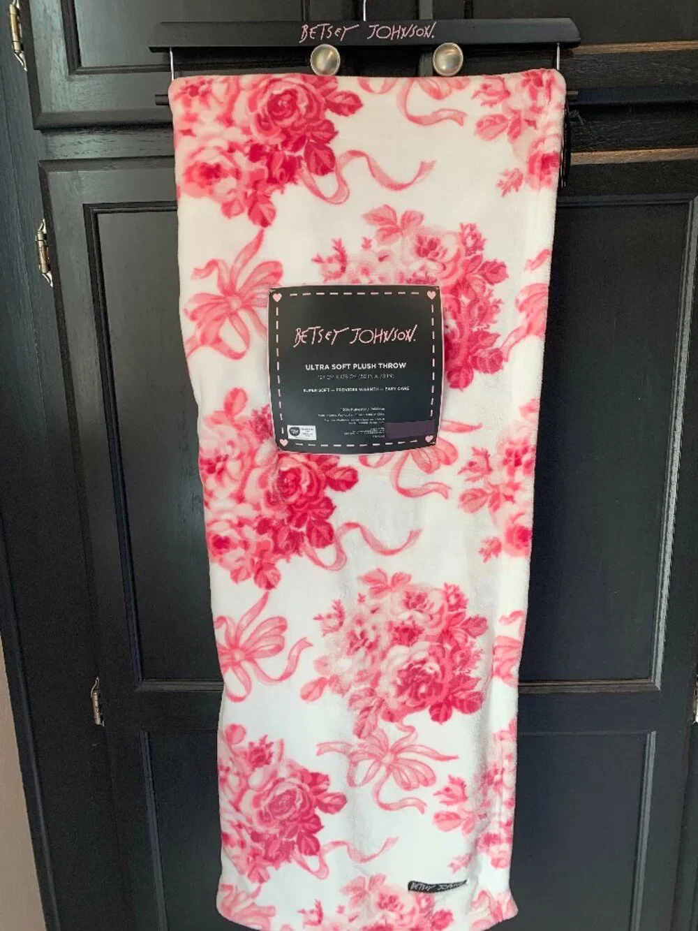 Betsey Johnson Plush Throw Pink Roses & Ribbons 50x70